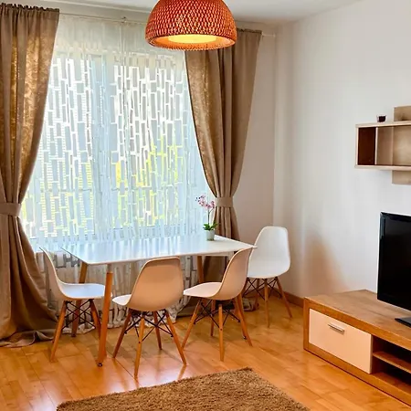 Bright & Cozy Retreat! アパート